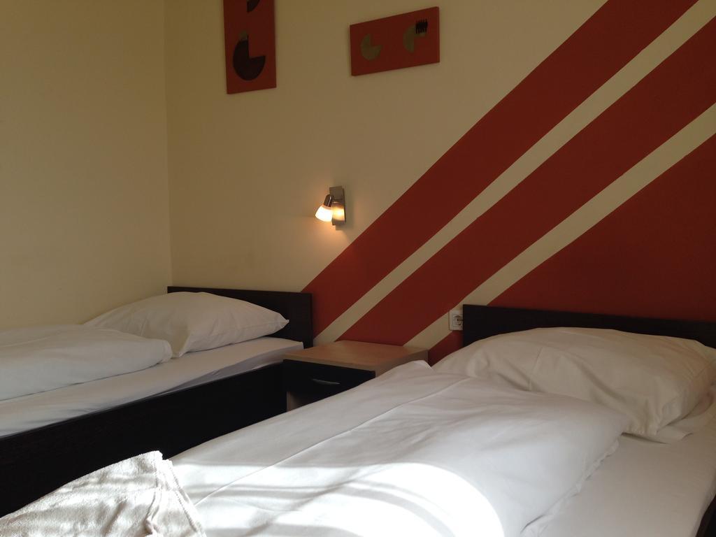 City Hotel Agoston Pécs Chambre photo