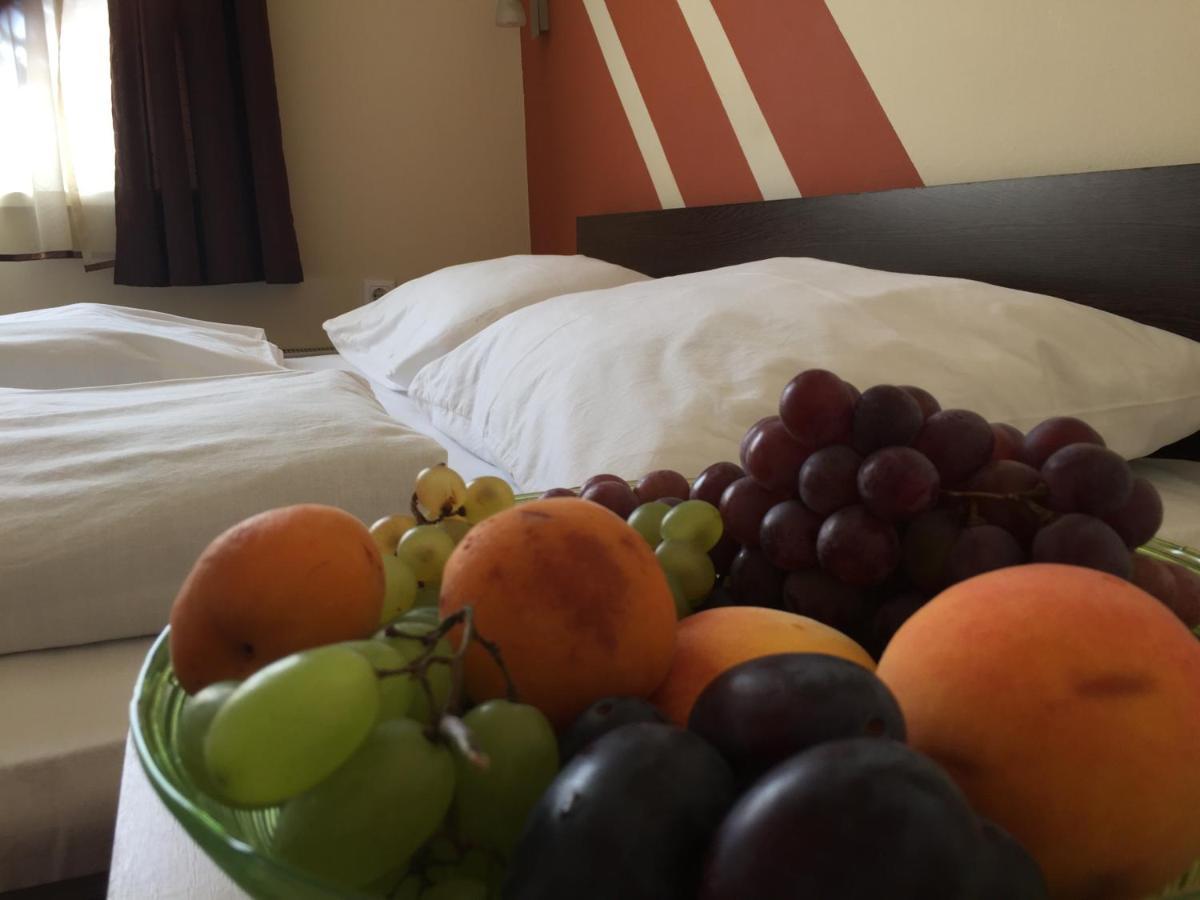 City Hotel Agoston Pécs Extérieur photo
