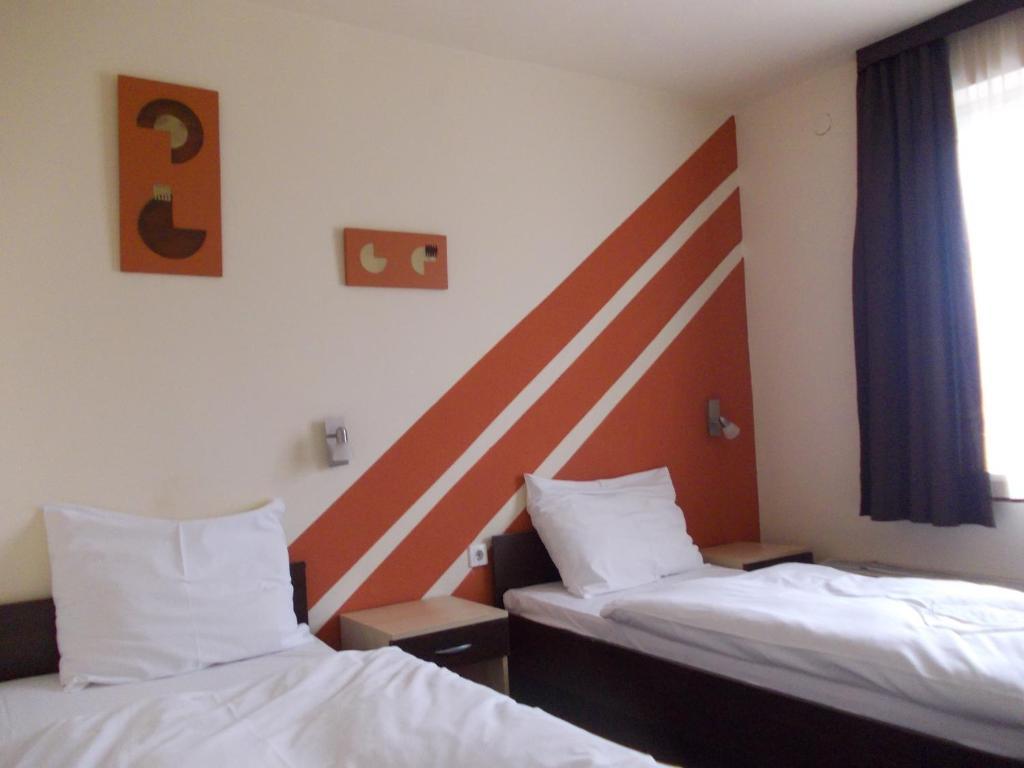 City Hotel Agoston Pécs Extérieur photo